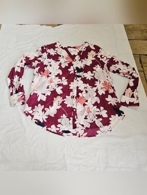 Women’s Burgundy Floral V-Neck Blouse.sz M